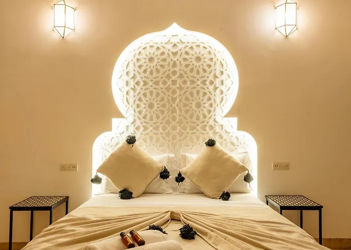 Riad Prive Dar L\'Etoile - Jacuzzi Piscine & Petit Dej Inclus