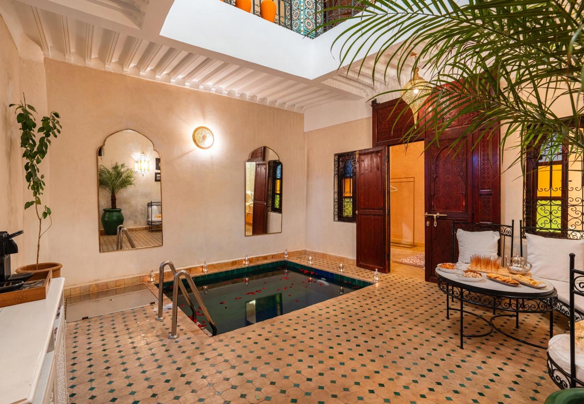 Prive Dar L'etoile - Jacuzzi Piscine & Petit Dej Inclus 度假居 马拉喀什