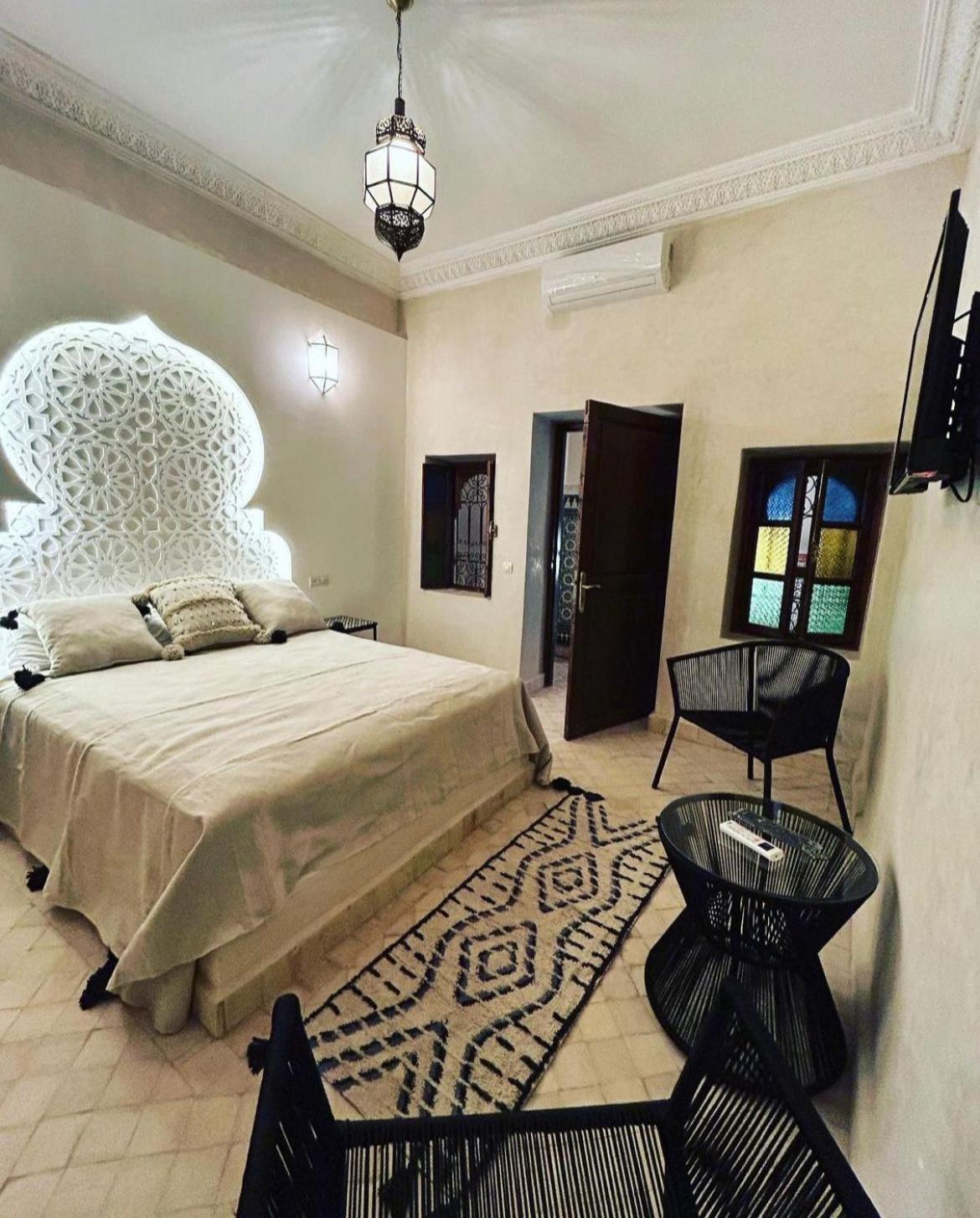 Prive Dar L'etoile - Jacuzzi Piscine & Petit Dej Inclus 度假居 马拉喀什